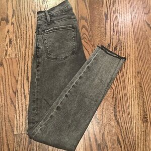 *5/26 Last Chance* FRAME Le Skinny De Jeanne Bennington Jeans